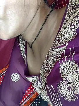 Snapshot of Sharmila-Singh chatting on August 3, 2026, 9:41 pm Sharmila-Singh online show from August 3, 2026, 9:41 pm