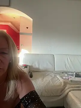 Snapshot of sissytrainz chatting on March 13, 2026, 6:29 am sissytrainz online show from March 13, 2026, 6:29 am