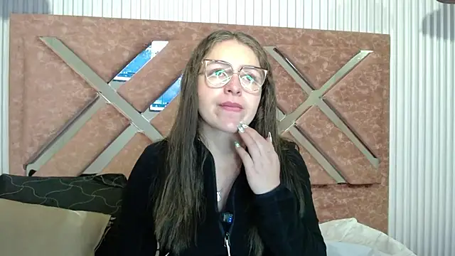  isaabellaa online show from May 19, 2026, 12:34 pm