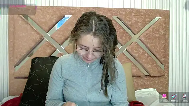  isaabellaa online show from May 17, 2026, 1:11 pm