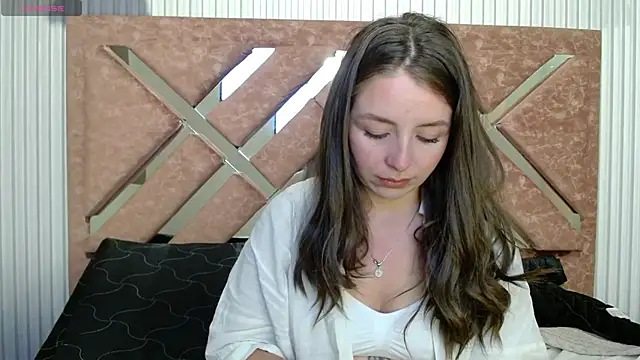  isaabellaa online show from April 23, 2026, 12:29 pm