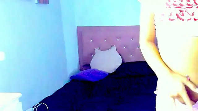 Snapshot of Criss_Ariana chatting on October 24, 2025, 2:21 am Criss Ariana online show from October 24, 2025, 2:21 am