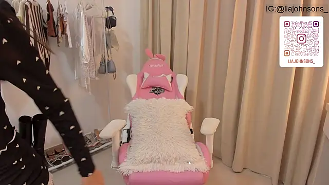 Snapshot of Sweetnaughtygirl_ chatting on January 3, 2025, 2:54 am Sweetnaughtygirl online show from January 3, 2025, 2:54 am