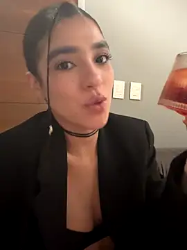 Snapshot of Olivia_Collins1 chatting on November 30, 2025, 5:19 am Olivia Collins1 online show from November 30, 2025, 5:19 am