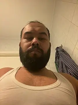 Snapshot of malout123J chatting on March 15, 2026, 6:15 pm malout123J online show from March 15, 2026, 6:15 pm