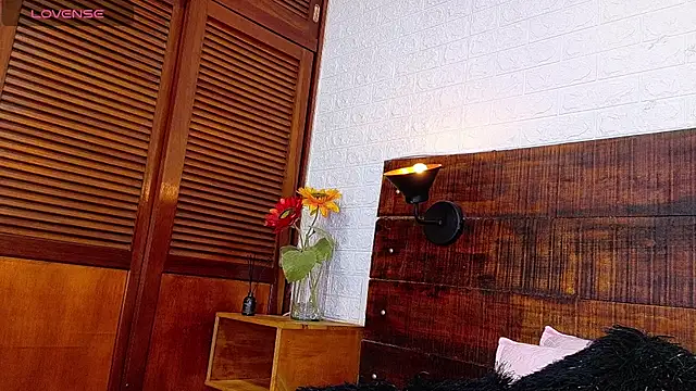 Snapshot of Celeste_sanz chatting on October 9, 2025, 11:00 am Celeste sanz online show from October 9, 2025, 11:00 am