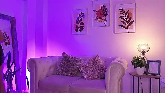 DahianaWalcott online show from February 17, 2026, 4:15 pm