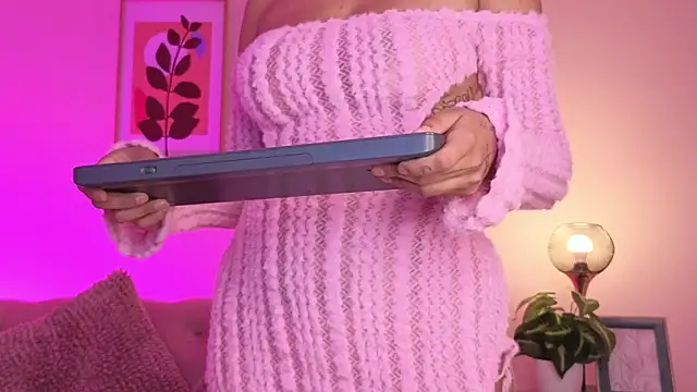 DahianaWalcott online show from February 6, 2026, 5:53 pm