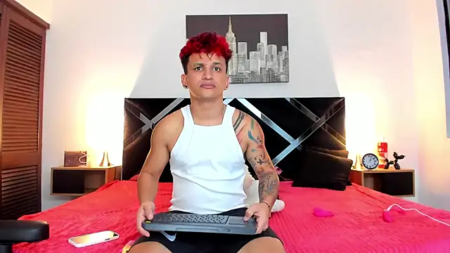 Snapshot of toyboys1 chatting on May 15, 2026, 3:59 am toyboys1 online show from May 15, 2026, 3:59 am