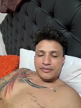 Snapshot of toyboys1 chatting on April 29, 2026, 5:06 pm toyboys1 online show from April 29, 2026, 5:06 pm