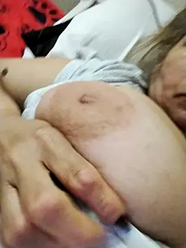 girl amada online show from October 9, 2025, 6:47 am