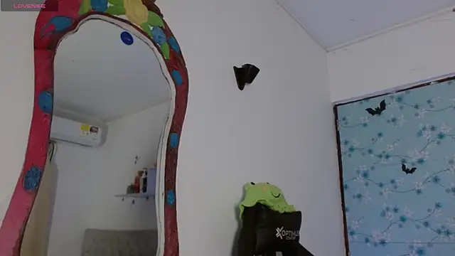 Snapshot of miss_valery2 chatting on November 27, 2025, 12:55 am miss valery2 online show from November 27, 2025, 12:55 am