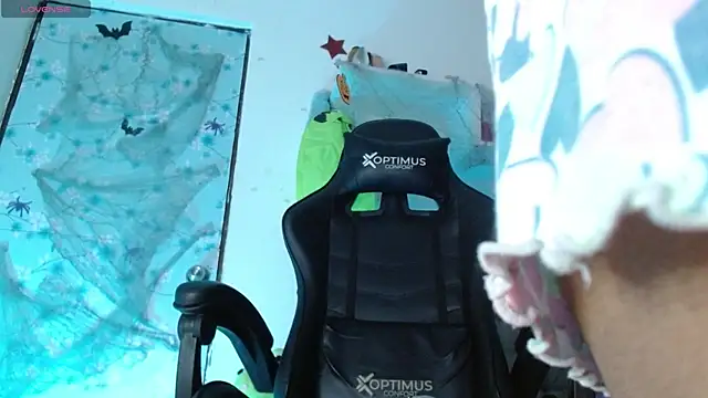 Snapshot of miss_valery2 chatting on October 16, 2025, 3:37 am miss valery2 online show from October 16, 2025, 3:37 am