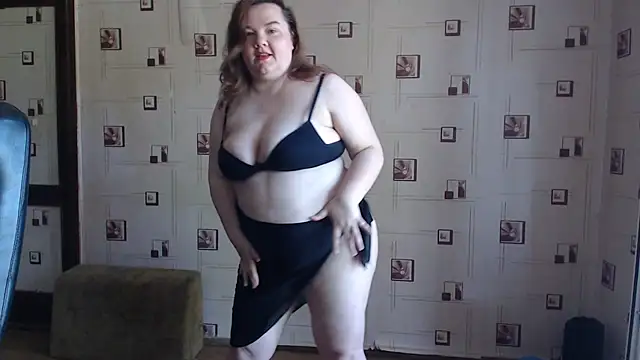 Snapshot of TasyaBigTTs chatting on June 16, 2026, 5:40 am TasyaBigTTs online show from June 16, 2026, 5:40 am