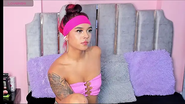 karol noa online show from February 19, 2025, 9:39 am