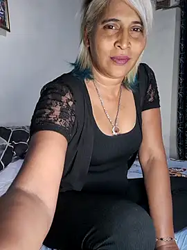 Snapshot of Goodgirlsue_77 chatting on June 11, 2026, 12:02 pm Goodgirlsue 77 online show from June 11, 2026, 12:02 pm