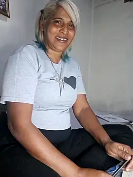 Snapshot of Goodgirlsue_77 chatting on June 14, 2026, 8:21 pm Goodgirlsue 77 online show from June 14, 2026, 8:21 pm