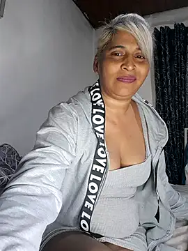 Snapshot of Goodgirlsue_77 chatting on June 19, 2026, 12:44 pm Goodgirlsue 77 online show from June 19, 2026, 12:44 pm