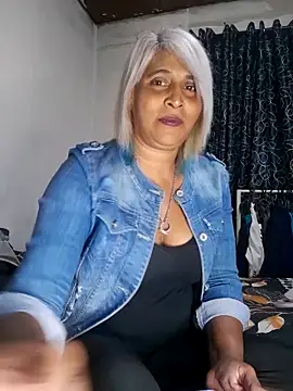 Snapshot of Goodgirlsue_77 chatting on June 4, 2026, 4:33 pm Goodgirlsue 77 online show from June 4, 2026, 4:33 pm