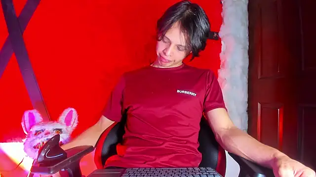 LilOwen  online show from March 8, 2026, 5:27 pm