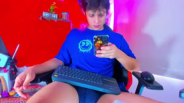 LilOwen  online show from November 15, 2025, 3:38 pm