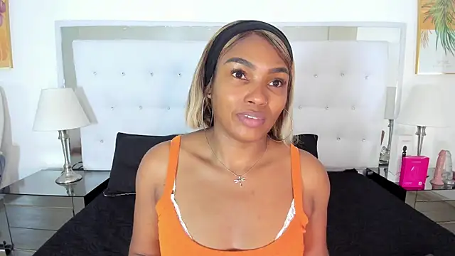 Snapshot of Isla_Scott chatting on July 9, 2026, 11:31 am Isla Scott online show from July 9, 2026, 11:31 am