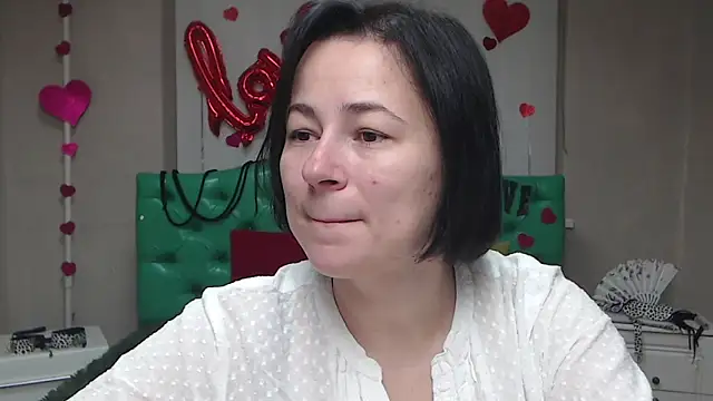 Snapshot of MarieSho chatting on November 17, 2025, 7:12 am MarieSho online show from November 17, 2025, 7:12 am