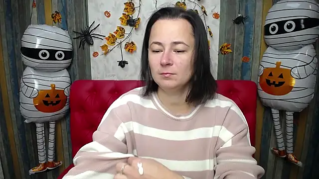 Snapshot of MarieSho chatting on October 20, 2025, 6:15 am MarieSho online show from October 20, 2025, 6:15 am