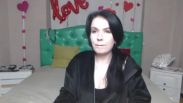 JasmineKouch online show from April 9, 2026, 6:03 pm