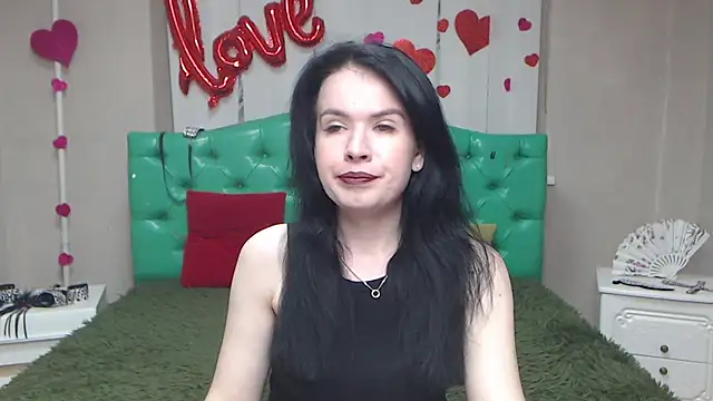 JasmineKouch online show from May 6, 2026, 5:28 pm