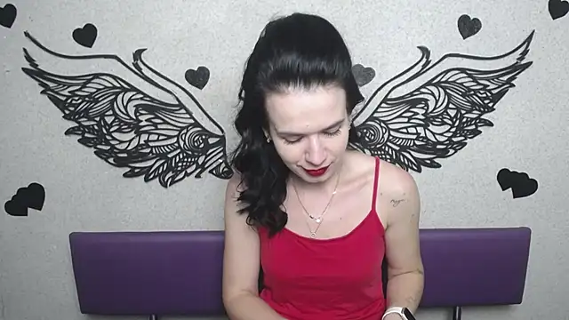 JasmineKouch online show from October 7, 2025, 5:14 pm