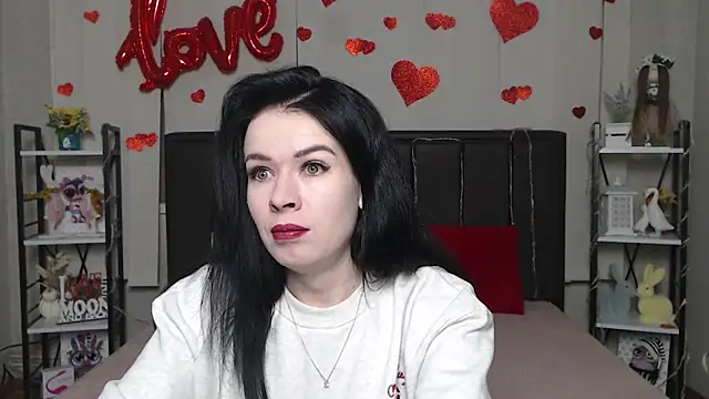 JasmineKouch online show from February 17, 2026, 6:16 pm