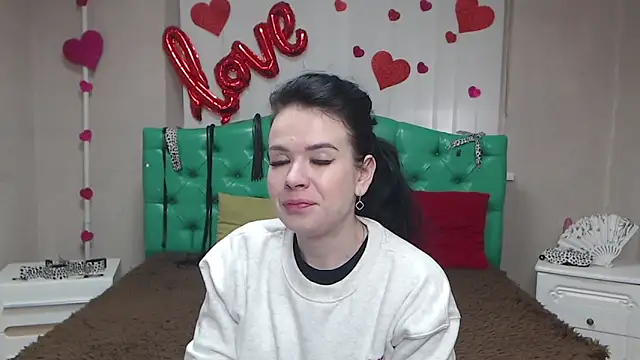 JasmineKouch online show from February 6, 2026, 9:27 am