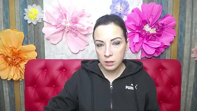 Snapshot of ElizabethSho chatting on November 17, 2025, 6:01 pm ElizabethSho online show from November 17, 2025, 6:01 pm