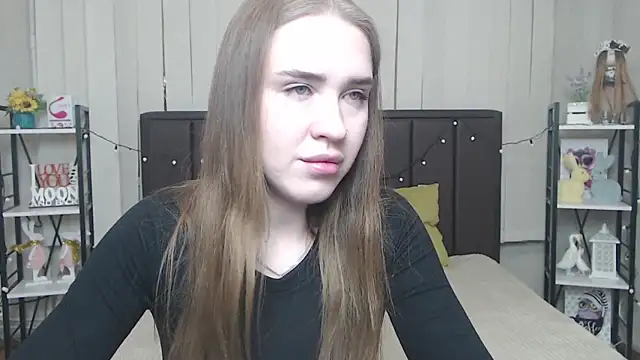 Snapshot of LauraHlot chatting on October 15, 2025, 5:43 pm LauraHlot online show from October 15, 2025, 5:43 pm