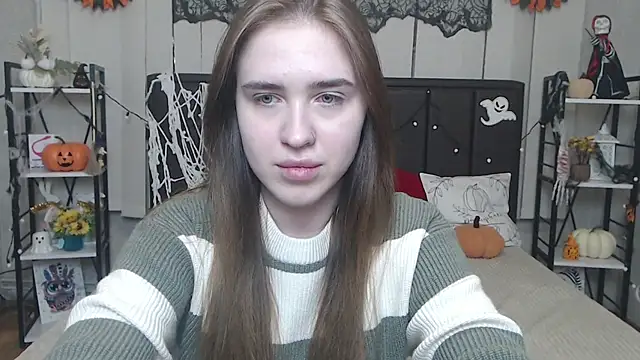 Snapshot of LauraHlot chatting on November 12, 2025, 7:45 am LauraHlot online show from November 12, 2025, 7:45 am