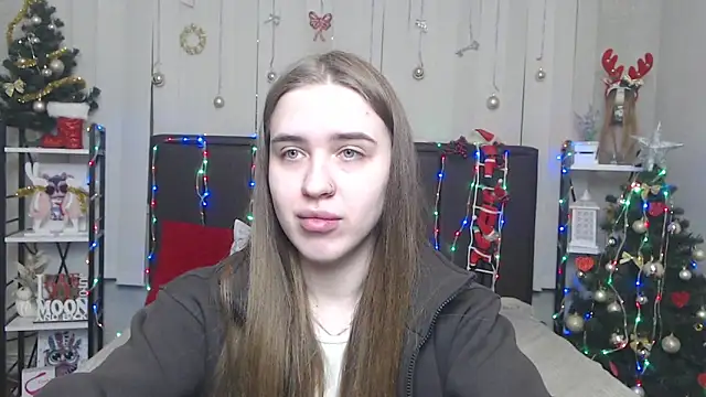 Snapshot of LauraHlot chatting on December 14, 2025, 8:09 am LauraHlot online show from December 14, 2025, 8:09 am
