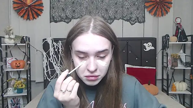 Snapshot of LauraHlot chatting on November 2, 2025, 6:29 am LauraHlot online show from November 2, 2025, 6:29 am