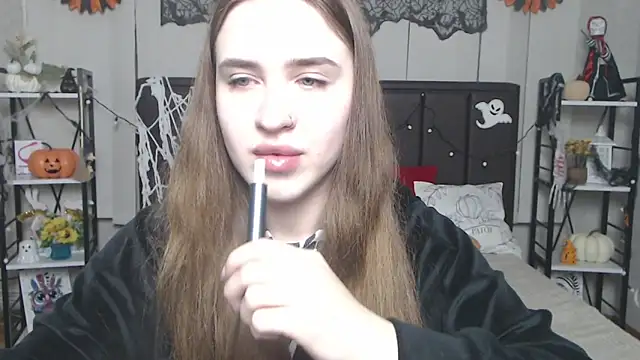 Snapshot of LauraHlot chatting on November 13, 2025, 6:39 am LauraHlot online show from November 13, 2025, 6:39 am