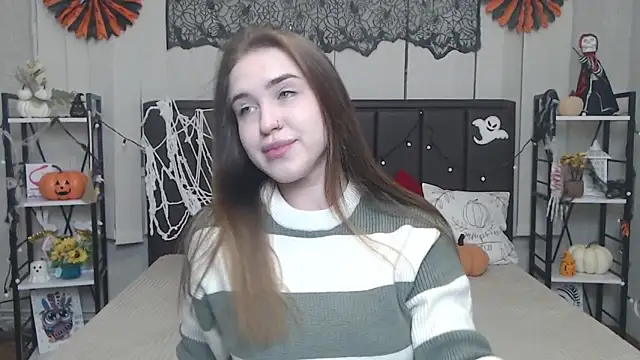 Snapshot of LauraHlot chatting on November 7, 2025, 6:12 pm LauraHlot online show from November 7, 2025, 6:12 pm