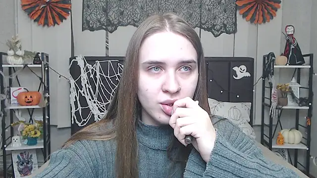 Snapshot of LauraHlot chatting on November 4, 2025, 6:44 pm LauraHlot online show from November 4, 2025, 6:44 pm