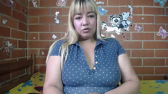 Snapshot of jones-scarlet chatting on October 22, 2025, 1:10 pm jones-scarlet online show from October 22, 2025, 1:10 pm