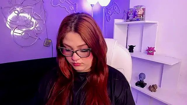 Snapshot of Camiila_Osorio chatting on February 21, 2026, 9:39 pm Camiila Osorio online show from February 21, 2026, 9:39 pm