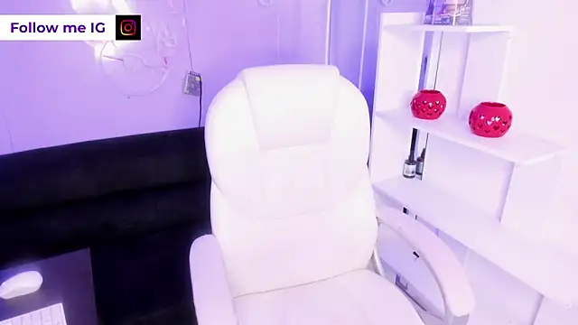 Snapshot of Camiila_Osorio chatting on March 17, 2026, 7:28 pm Camiila Osorio online show from March 17, 2026, 7:28 pm