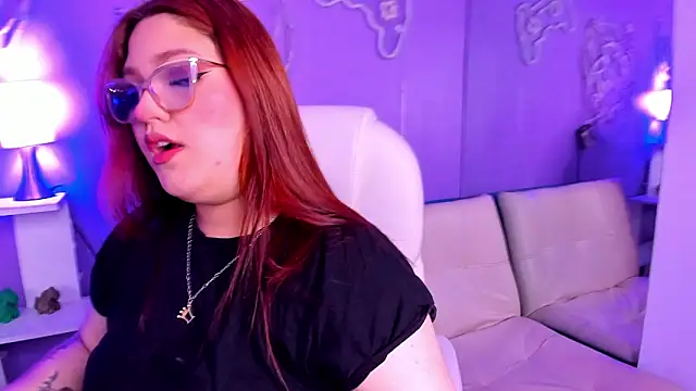 Camiila Osorio online show from January 14, 2026, 7:50 pm