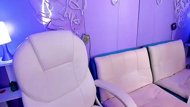 Snapshot of Camiila_Osorio chatting on February 9, 2026, 9:02 pm Camiila Osorio online show from February 9, 2026, 9:02 pm