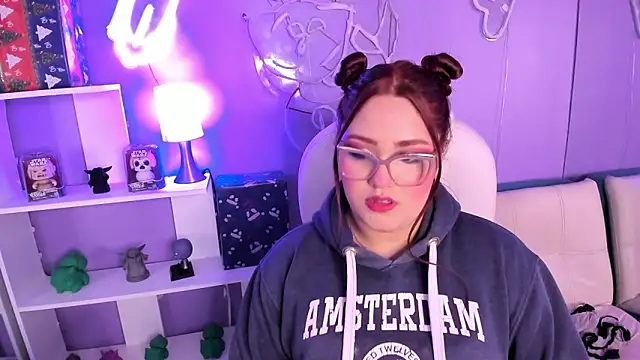 Camiila Osorio online show from December 18, 2025, 7:40 pm