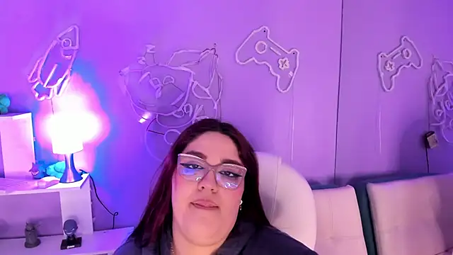 Camiila Osorio online show from November 12, 2025, 7:29 pm