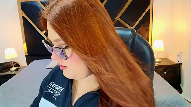 Snapshot of Camiila_Osorio chatting on June 9, 2026, 7:37 pm Camiila Osorio online show from June 9, 2026, 7:37 pm