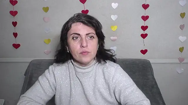 LuciaMii online show from February 24, 2025, 6:04 pm